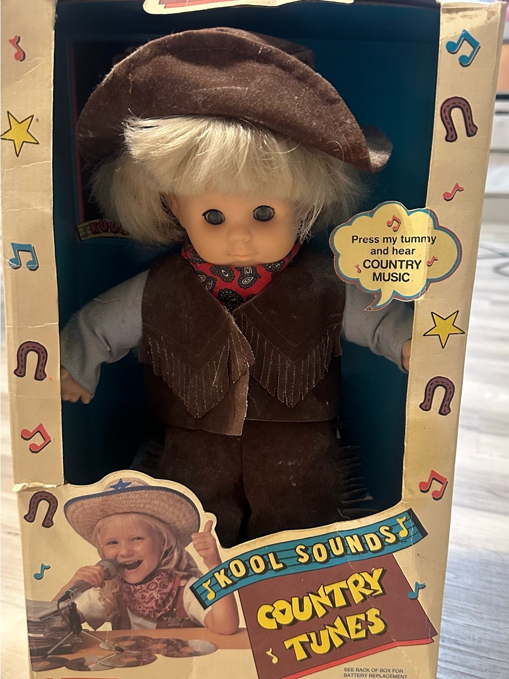 Vintage 1994 Uneeda Kool Sounds Country Tunes Cowgirl Musical Doll w/ Box
